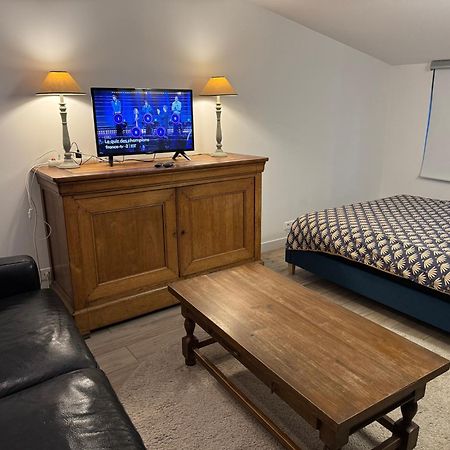 Petite Maison Independante Avec Parking Vetheuil Экстерьер фото