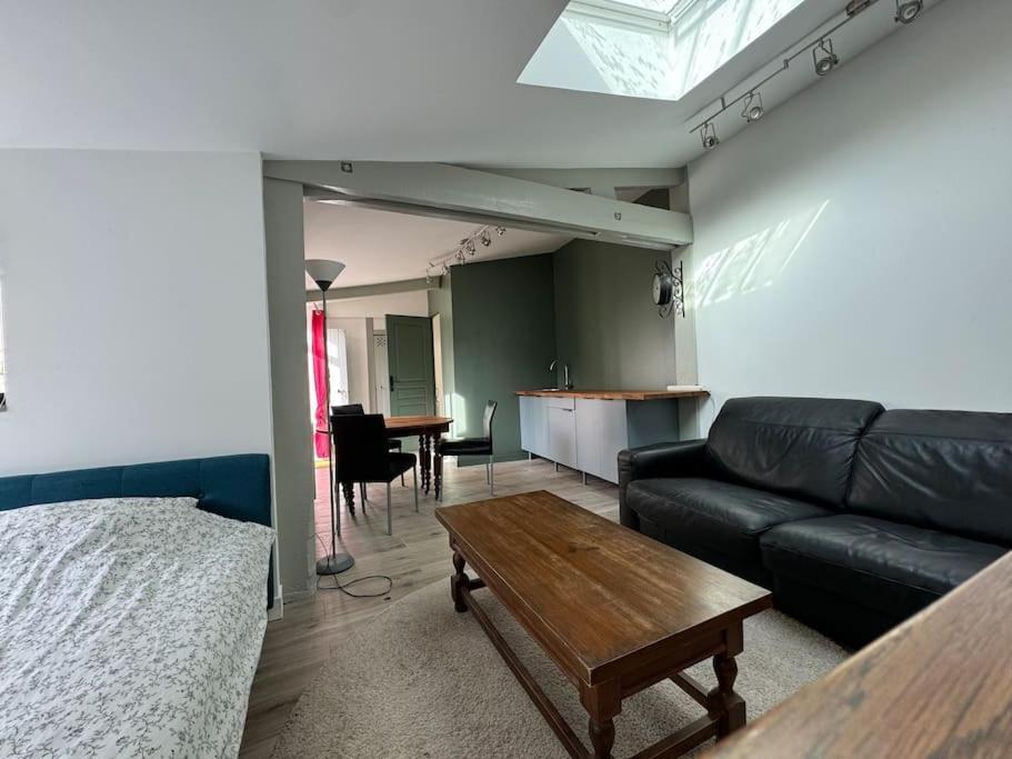 Petite Maison Independante Avec Parking Vetheuil Экстерьер фото